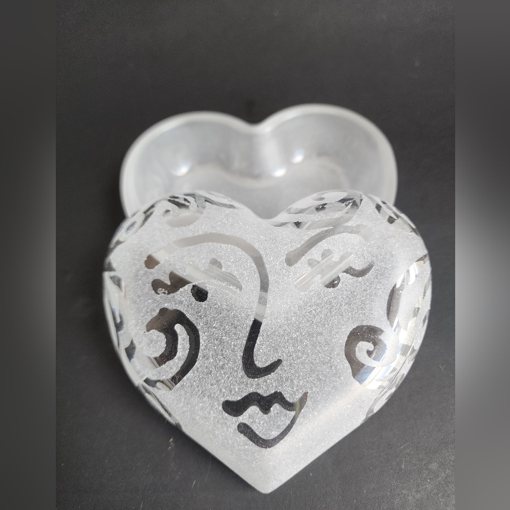 Vintage Sweetheart Lady's Face Heart Shaped Trinket Dish With Lid